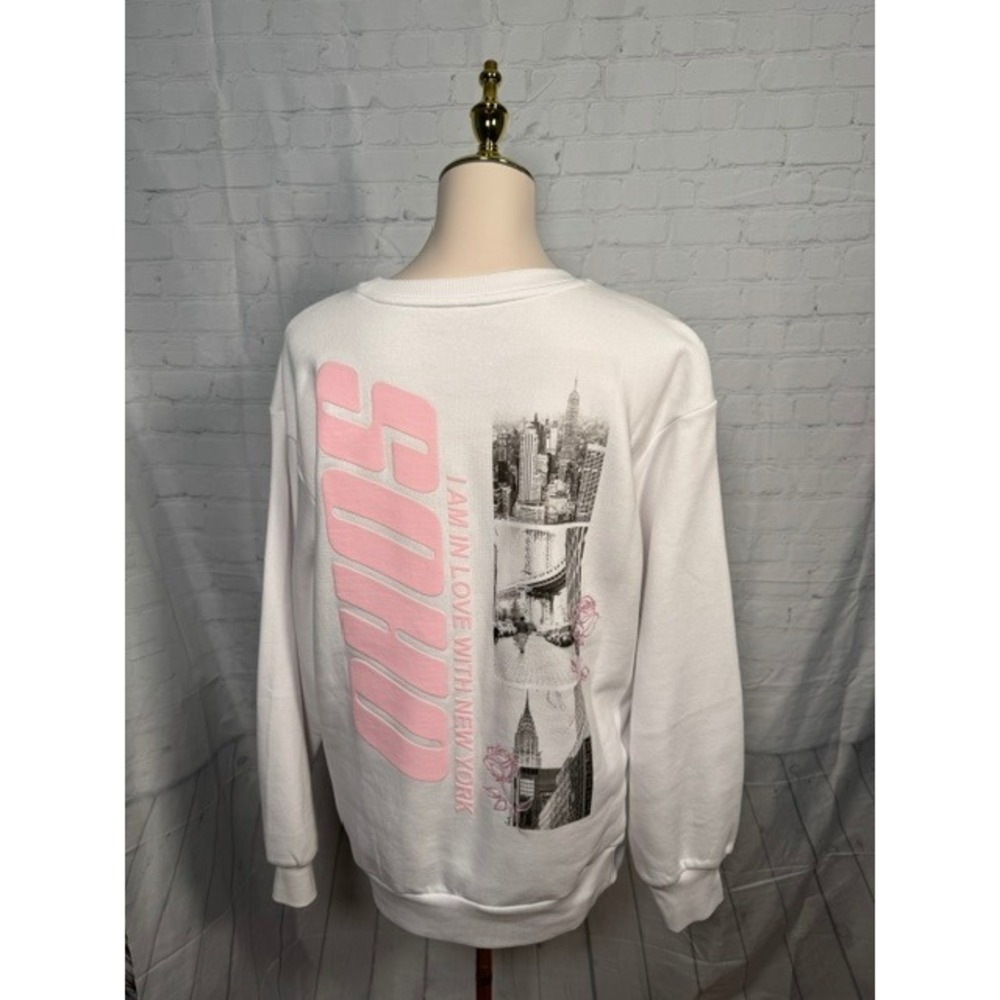 NWT‎ SOHO NYC New York Graphic Crewneck Sweatshirt White Pink Women's M